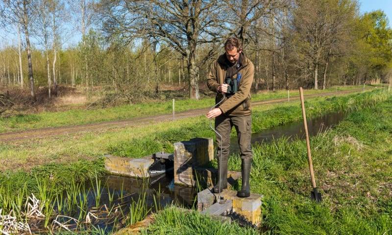 Boswachter Joris Hurkmans in de Pelterheggen.