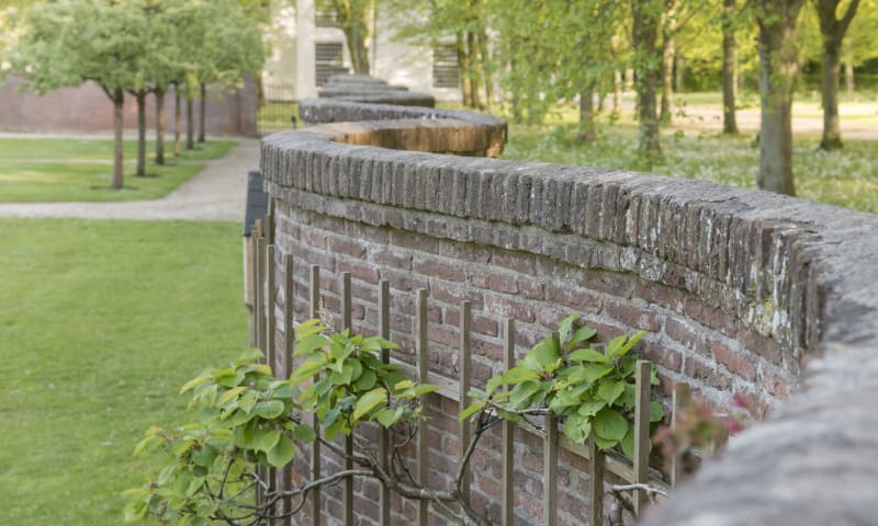 Foto van de Slangenmuur Beeckestijn