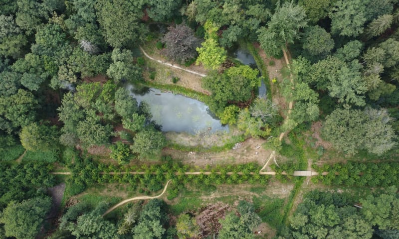 gardeneske tuinaanleg op het Enzerinck van boven