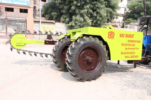 Hydraulic Side Way Trencher