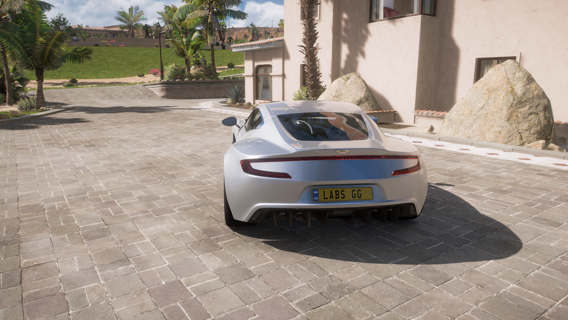 2010 Aston Martin One-77 – view 3