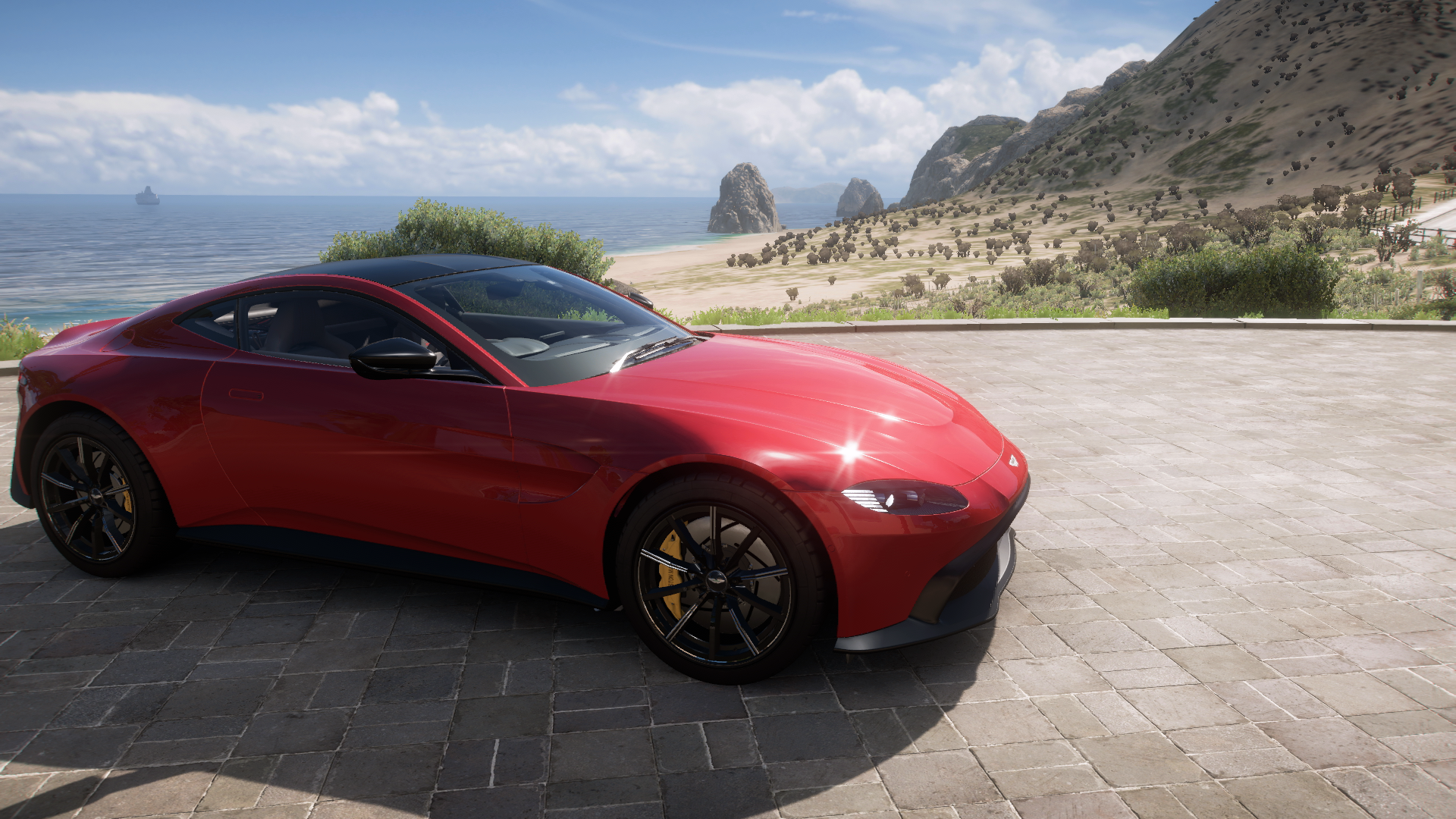 2019 Aston Martin Vantage – view 5