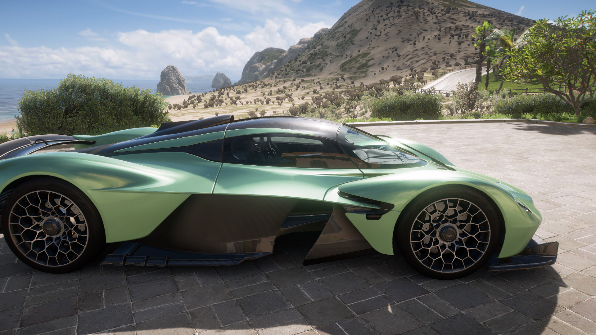2023 Aston Martin Valkyrie – view 4