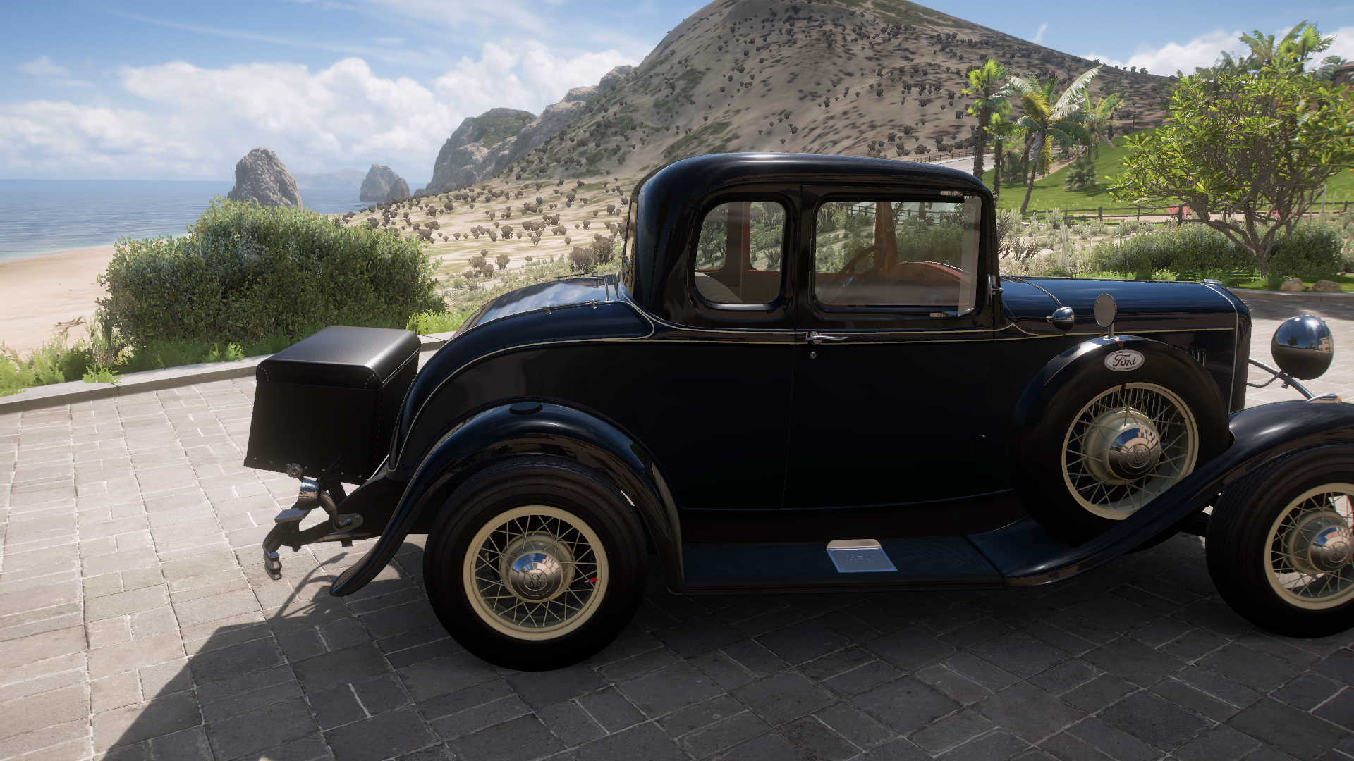 1932 Ford De Luxe Five-Window Coupe – view 4