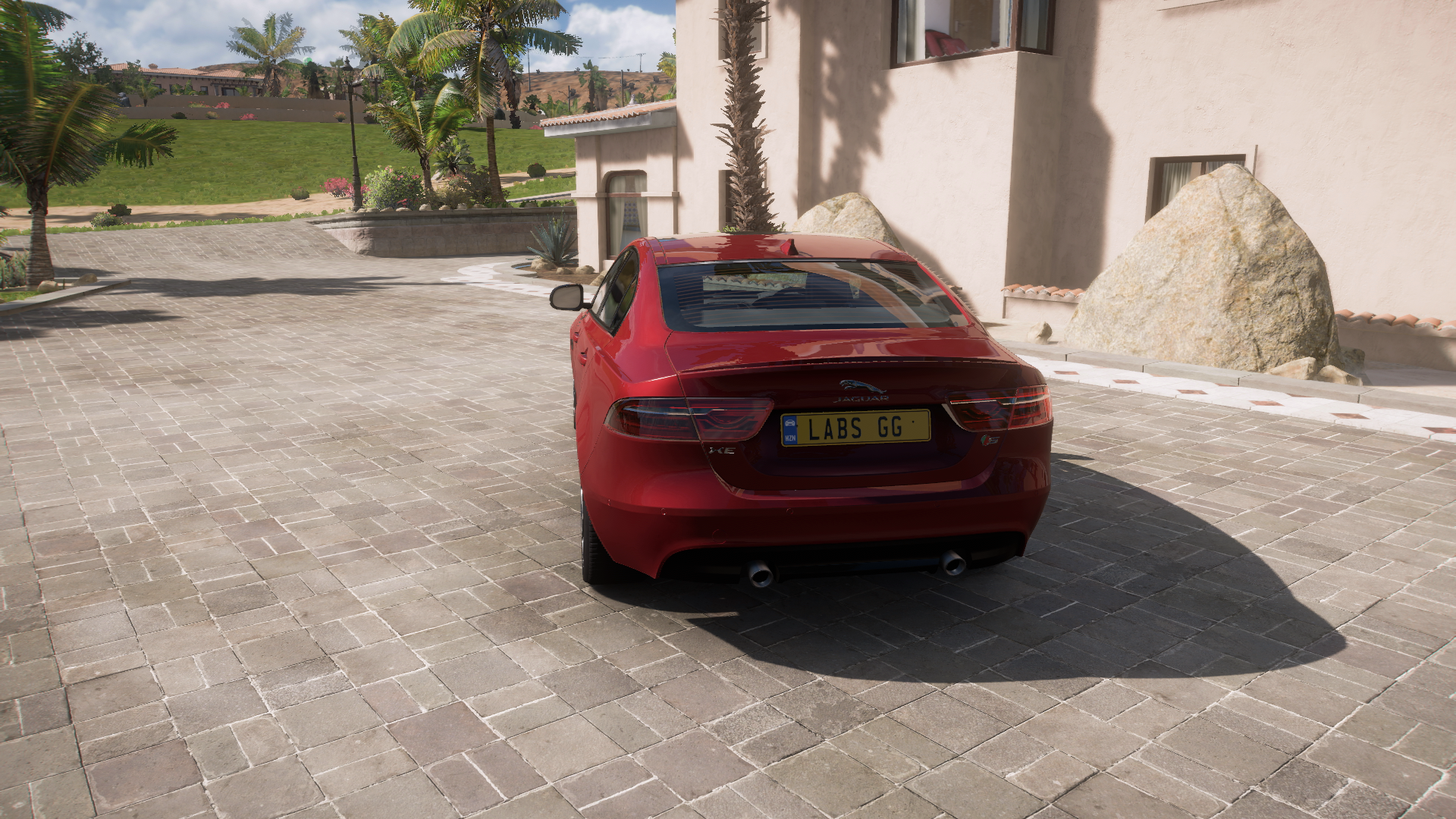 2015 Jaguar Xe-S – view 3