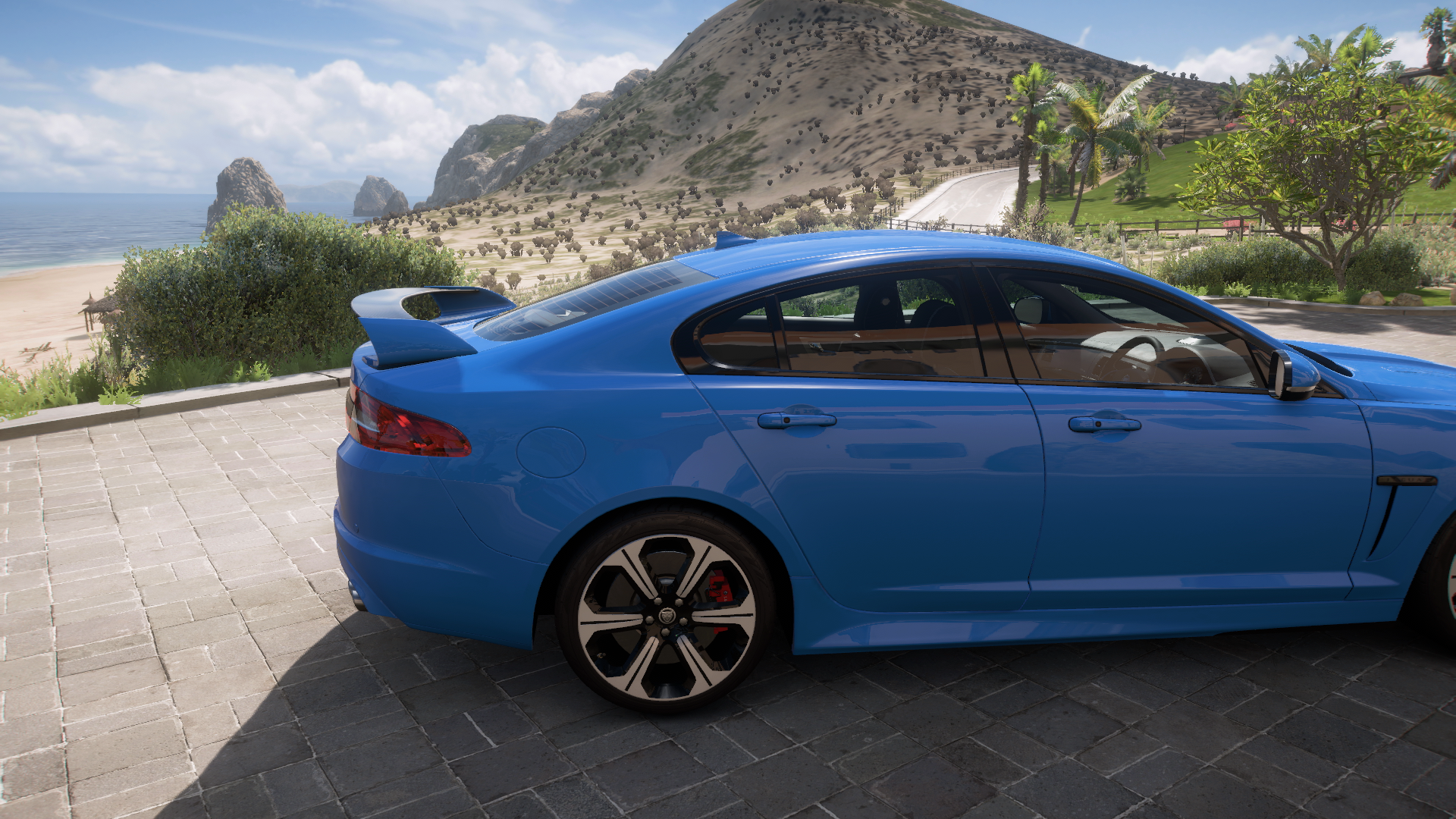2015 Jaguar Xfr-S – view 4
