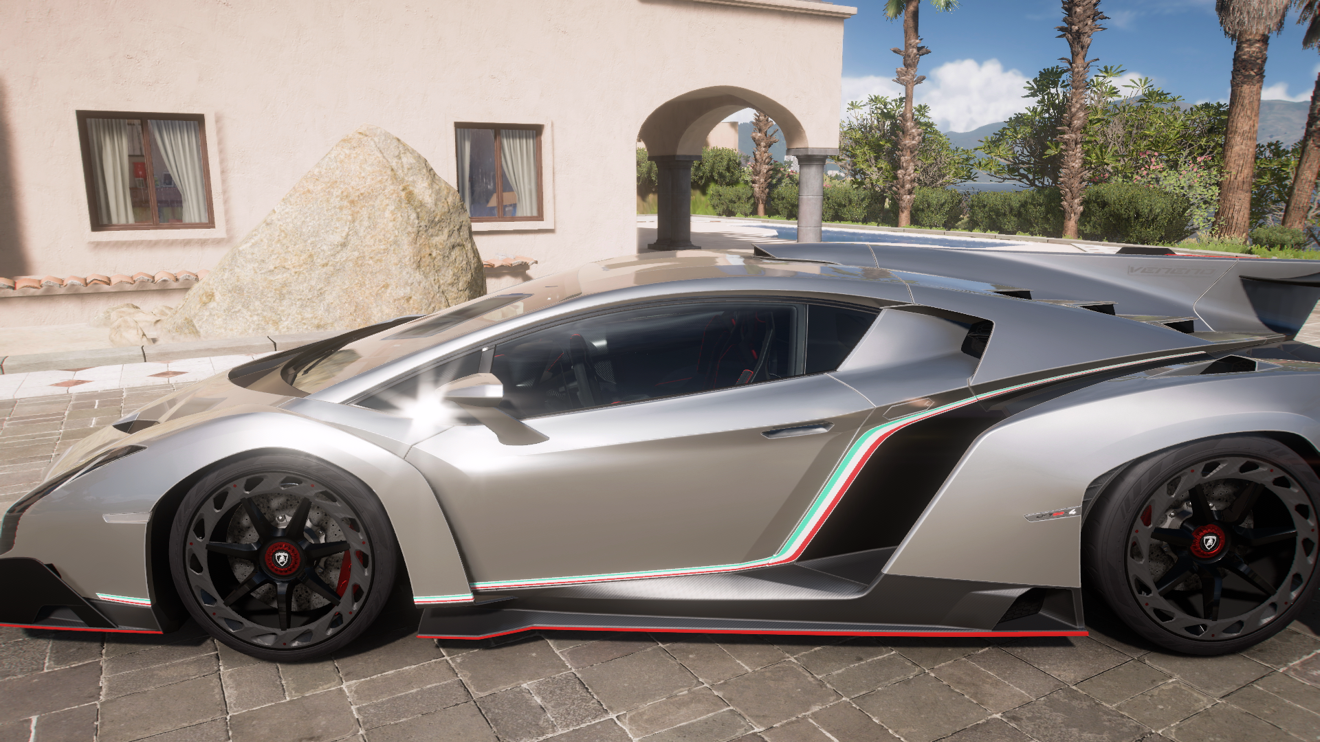 2013 Lamborghini Veneno – view 2