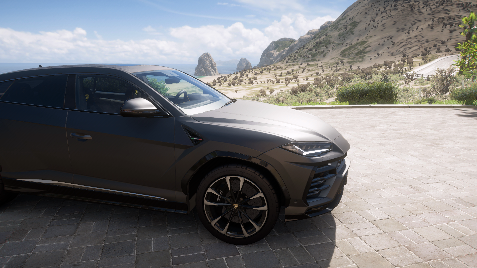 2019 Lamborghini Urus – view 5