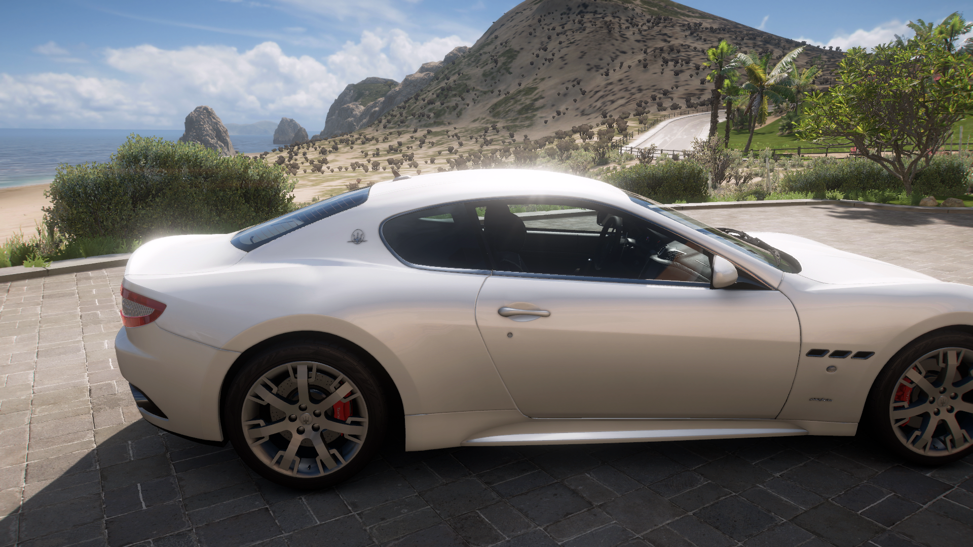 2010 Maserati Gran Turismo S – view 4