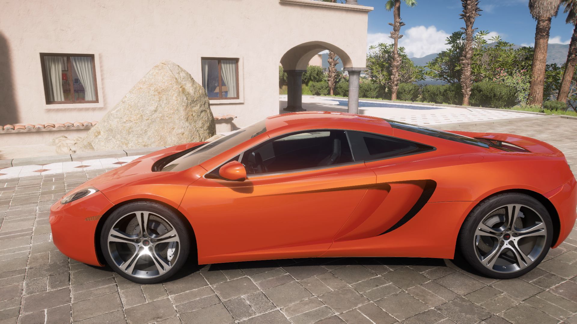 2011 Mclaren 12c Coupé – view 2