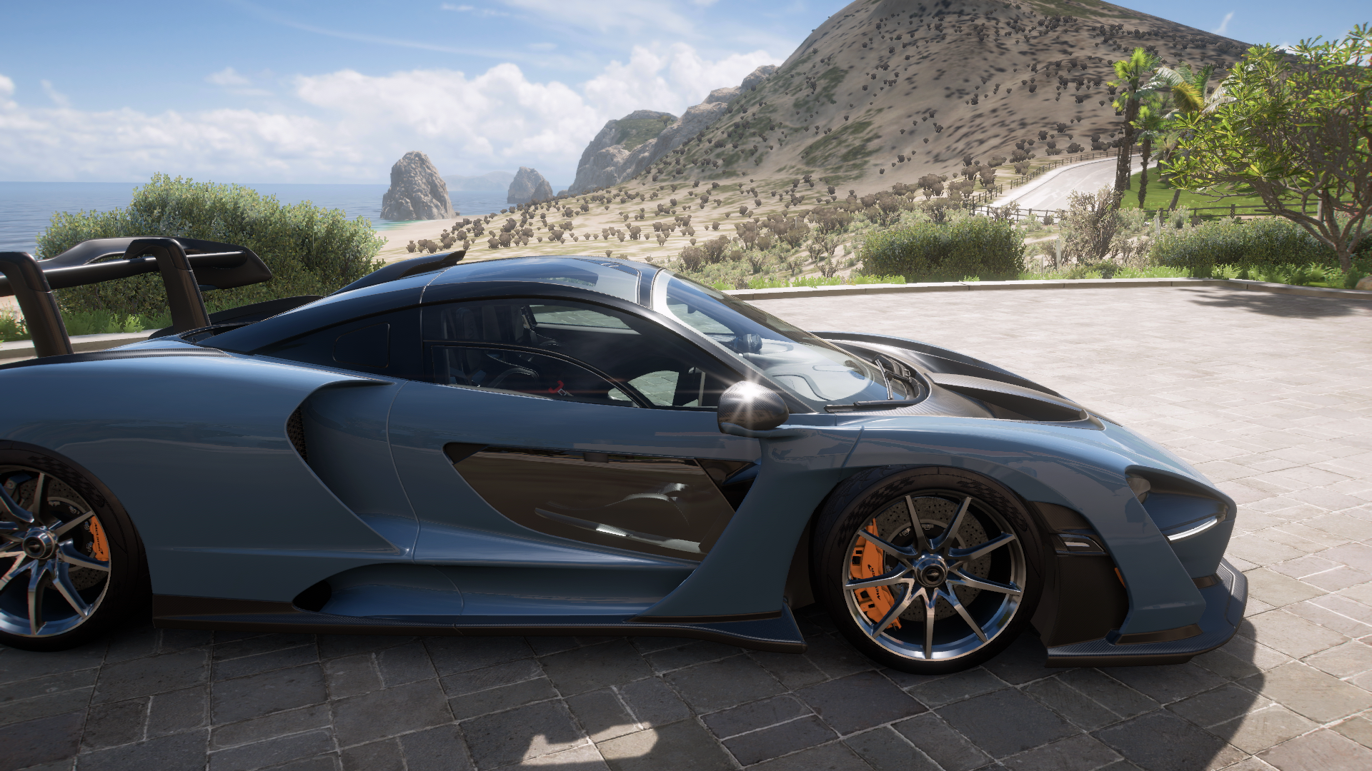 2018 Mclaren Senna – view 4