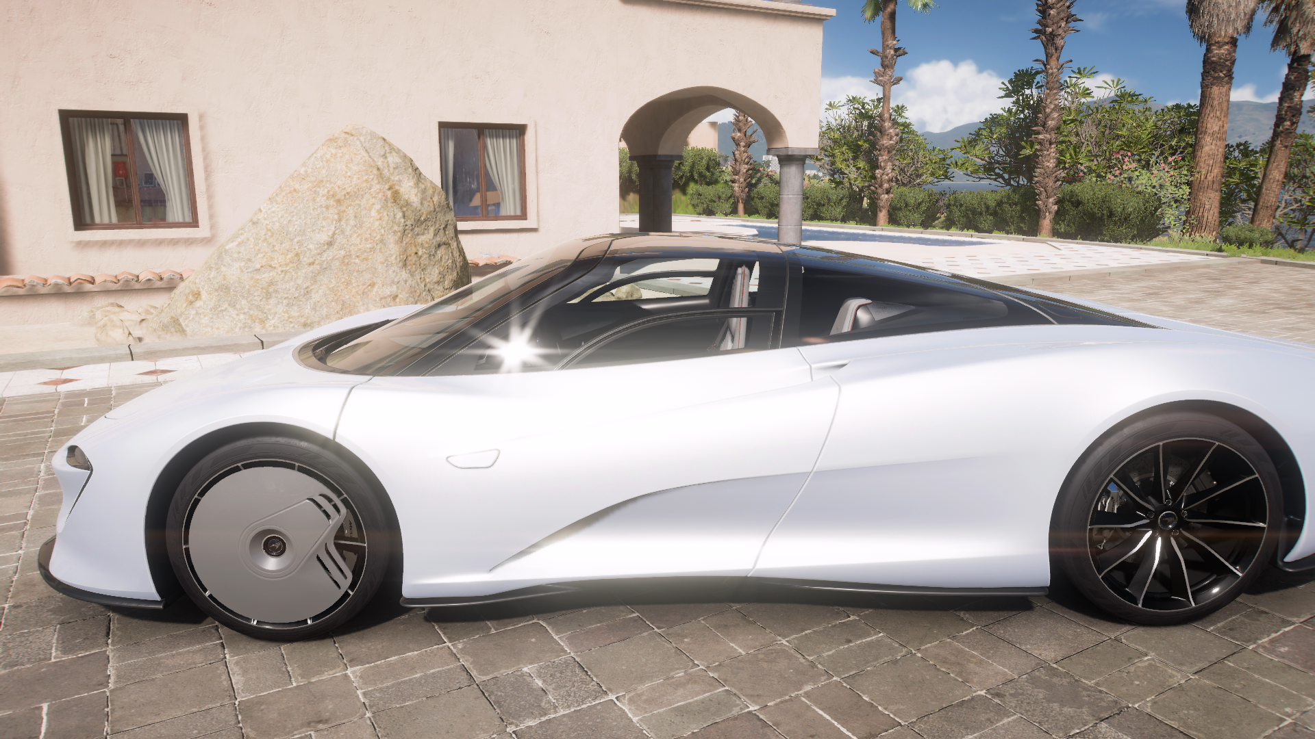 2019 Mclaren Speedtail – view 2