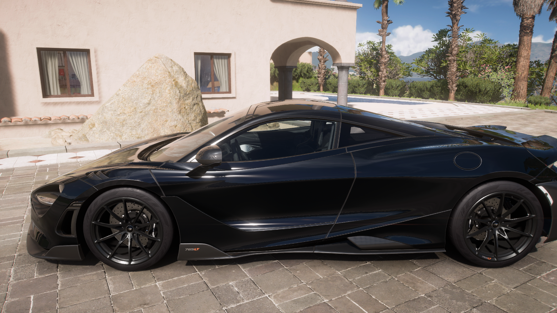 2021 Mclaren 765lt – view 2