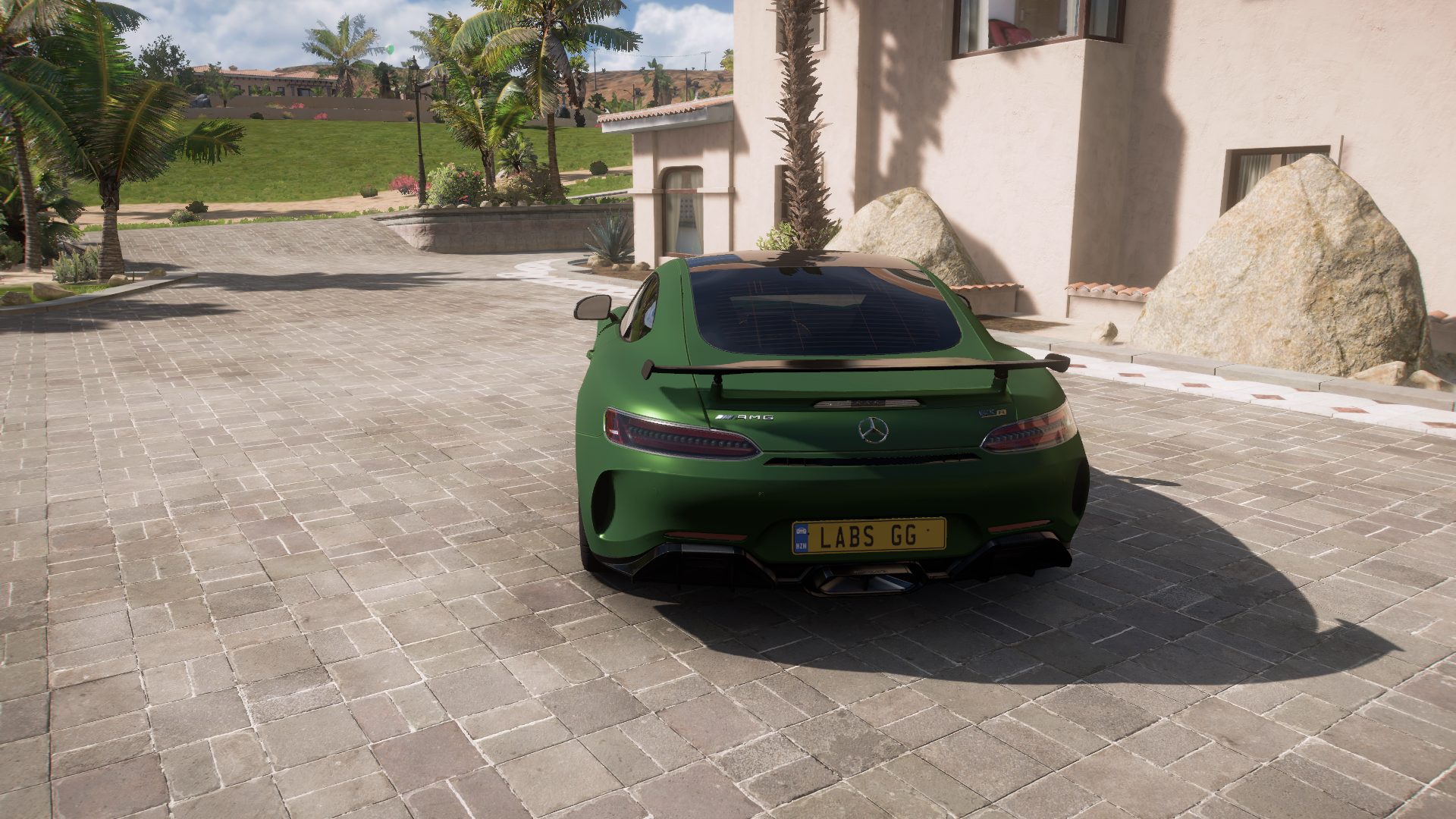 2017 Mercedes-Amg Gt R – view 3