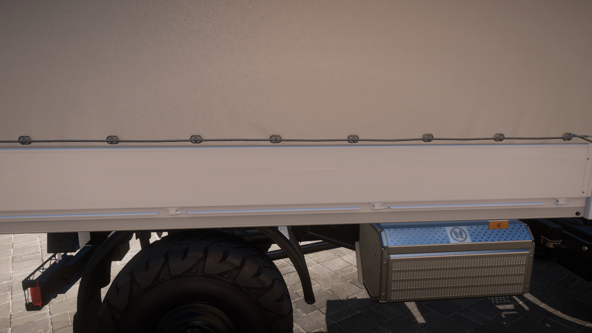 2014 Mercedes-Benz Unimog U5023 – view 4