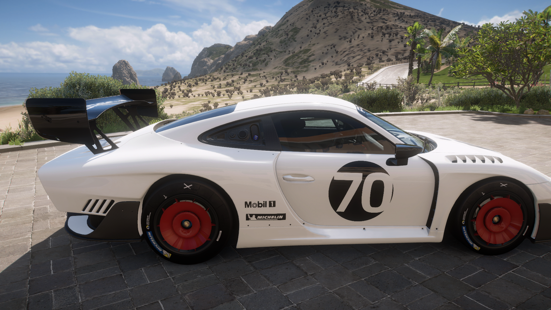 2019 Porsche #70 Porsche Motorsport 935 – view 4