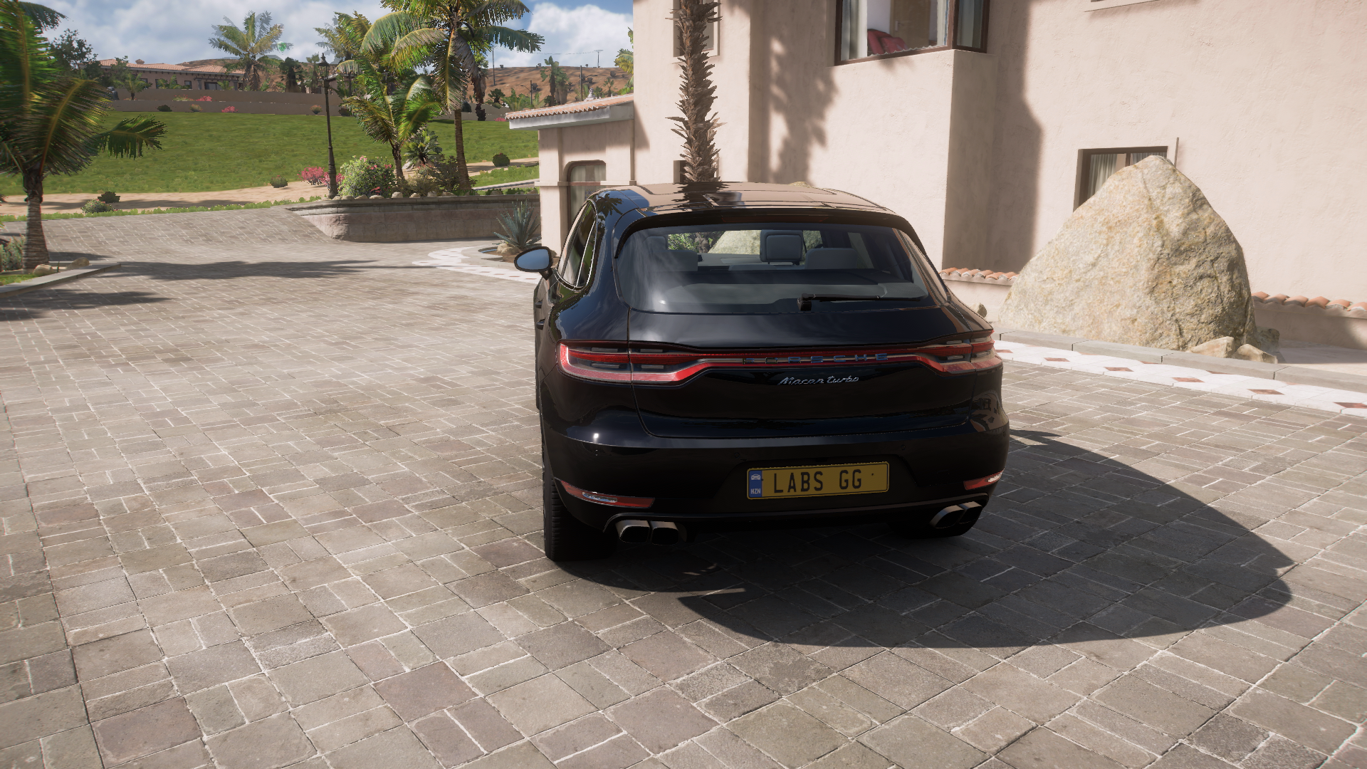 2019 Porsche Macan Turbo – view 3