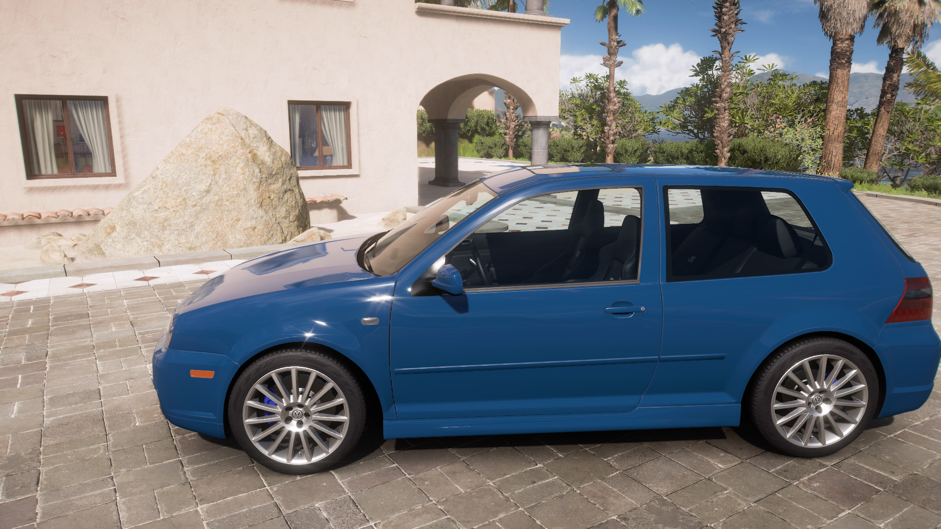 2003 Volkswagen Golf R32 – view 2