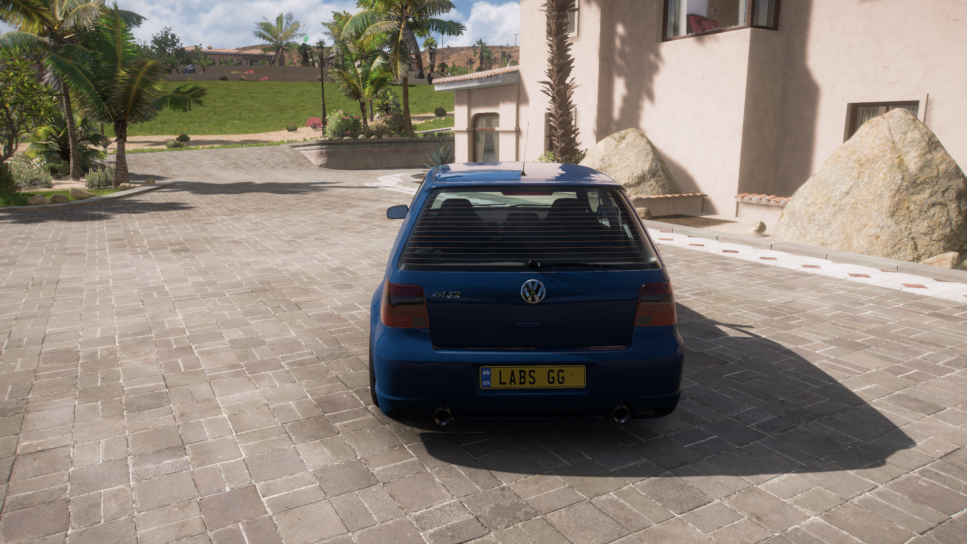 2003 Volkswagen Golf R32 – view 3