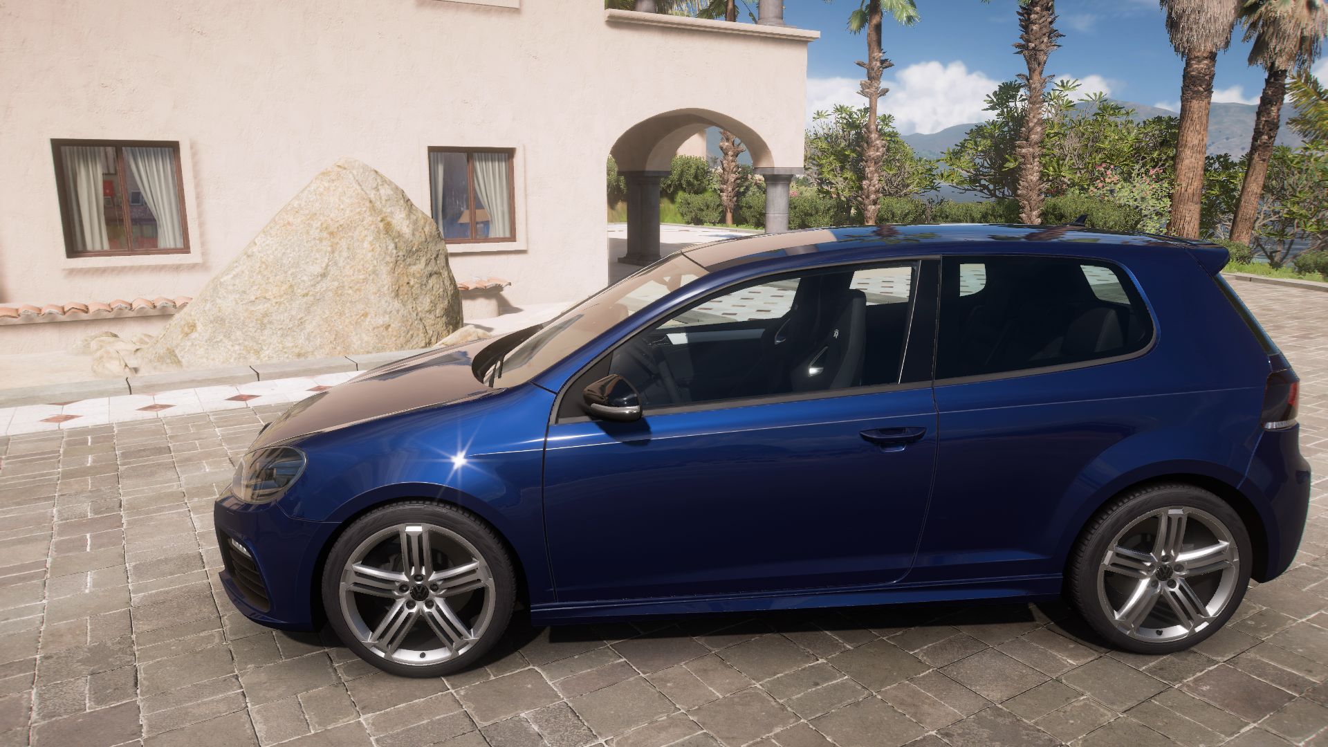 2010 Volkswagen Golf R – view 2