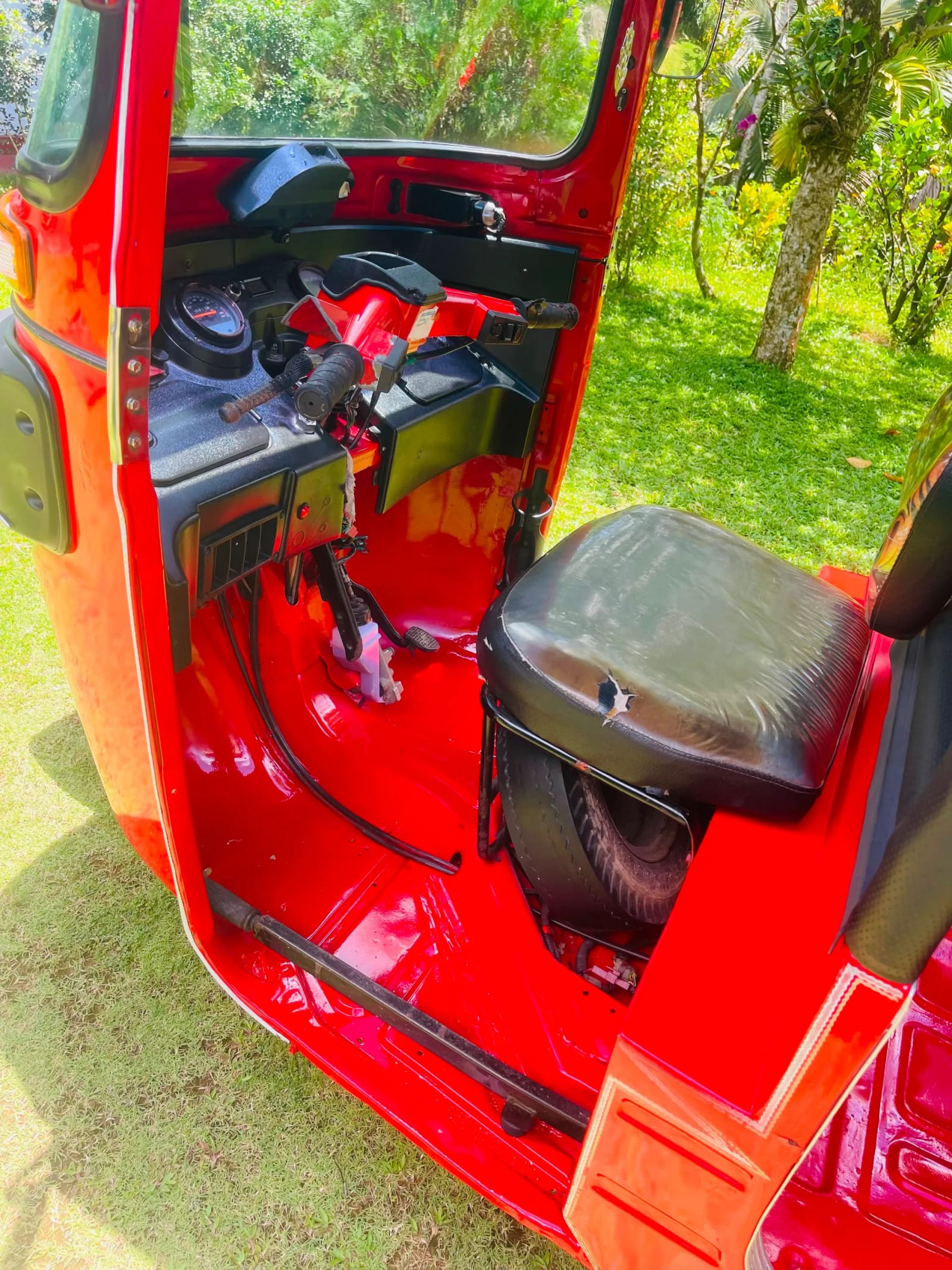 Bajaj RE 2013 4