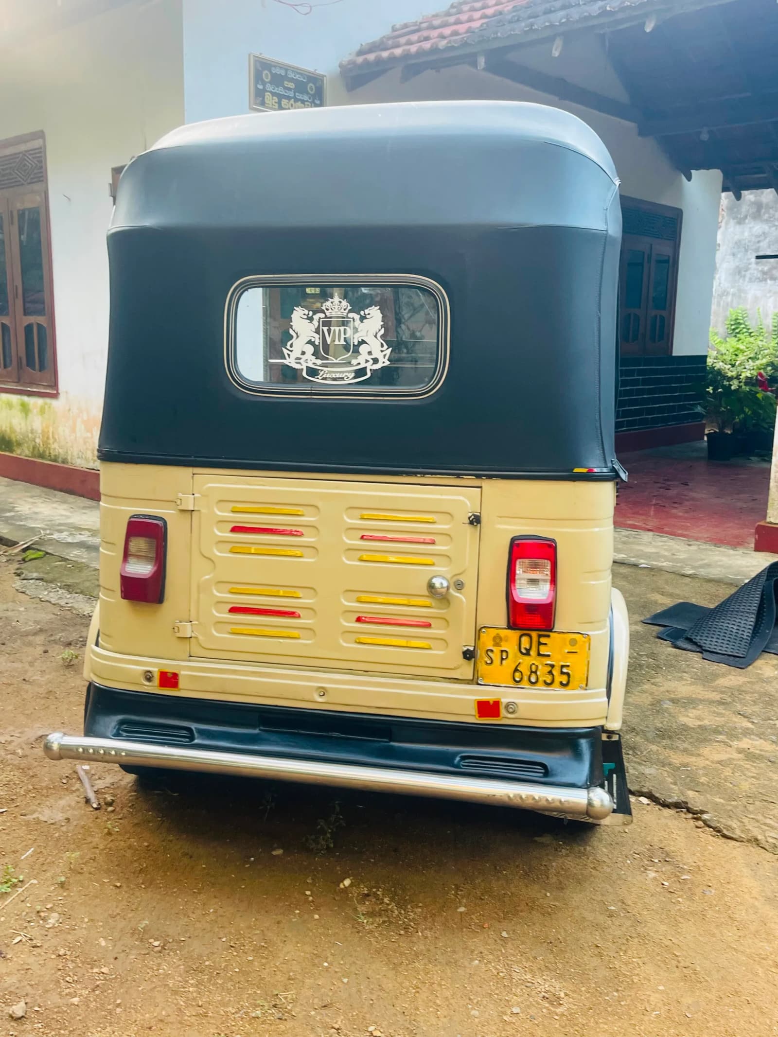 Bajaj RE 2006 2