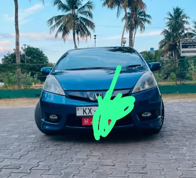 Honda Fit Shuttle 2011 1