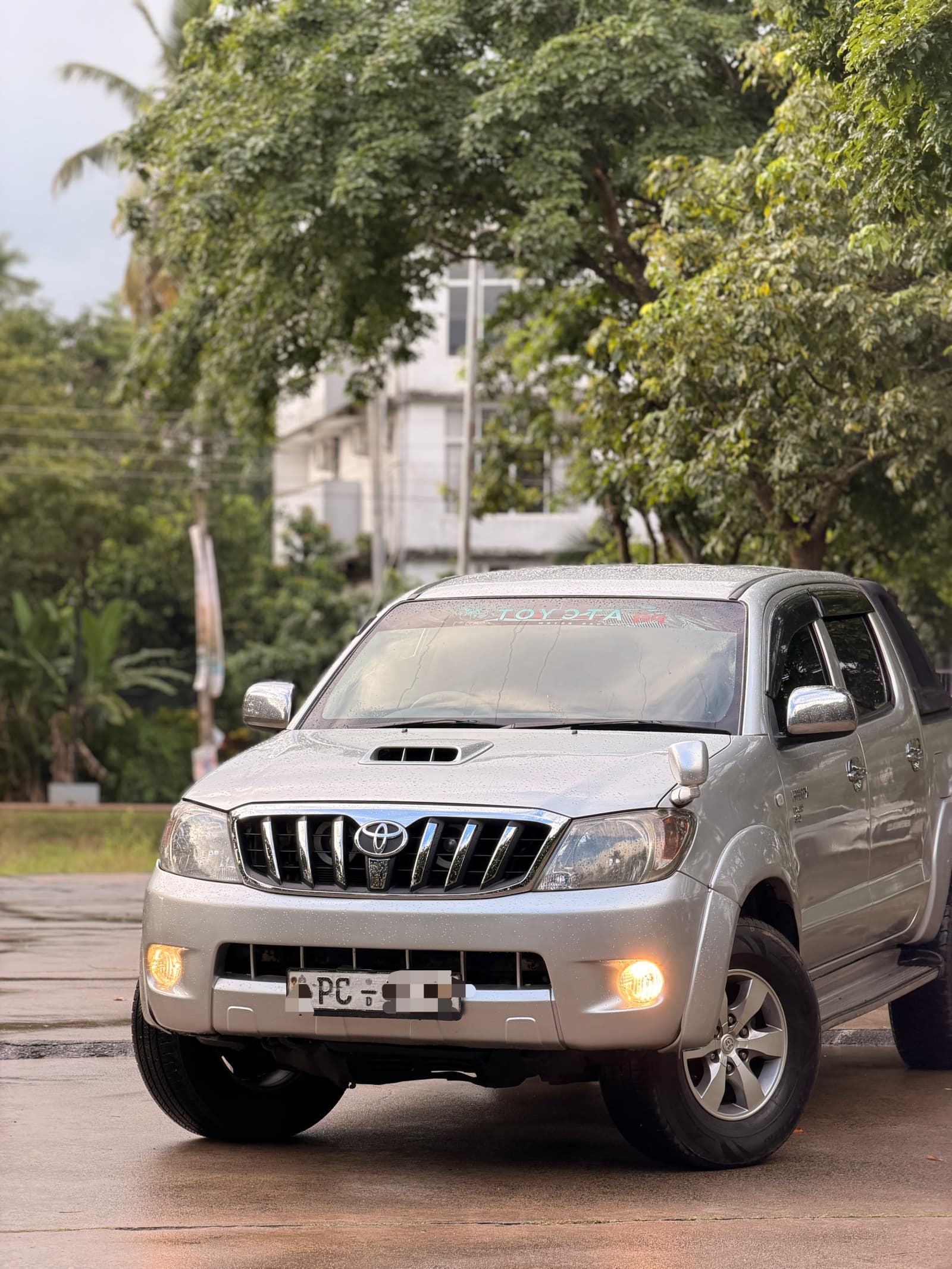 Toyota Hilux 2008 1