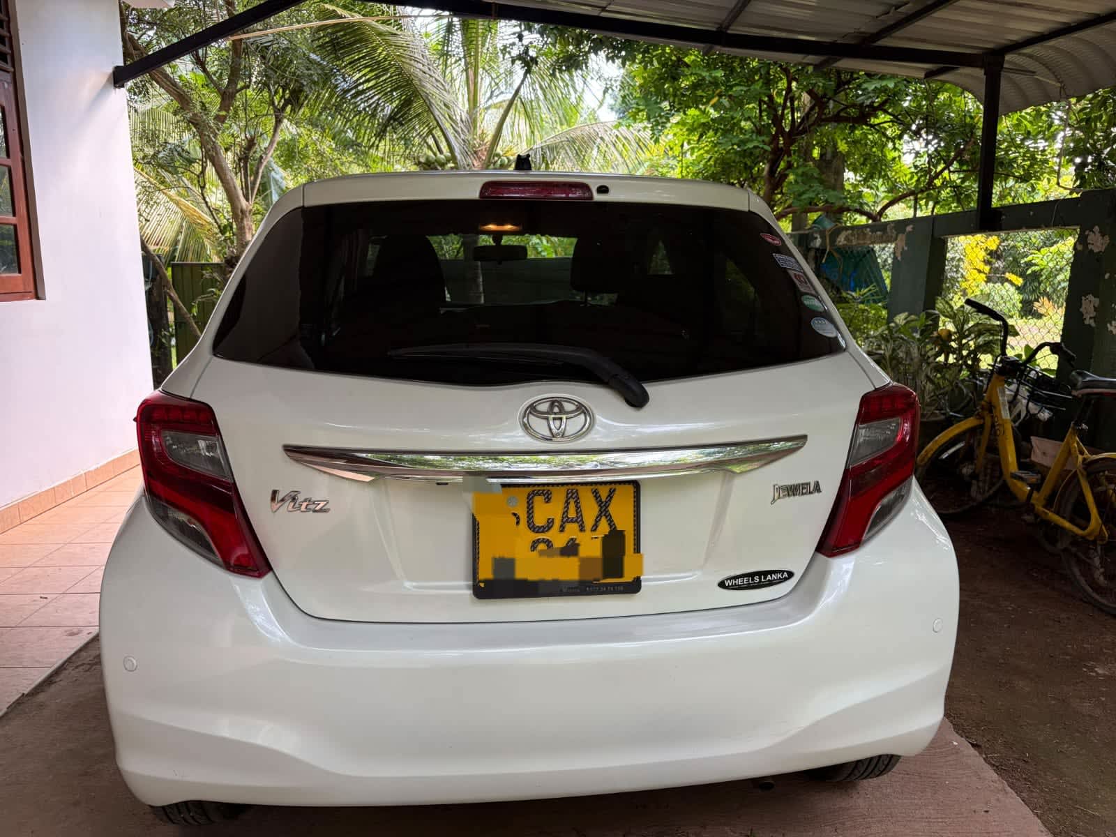 Toyota Vitz 2015 2