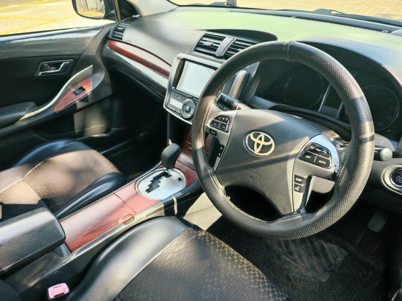 Toyota Allion 2010 3
