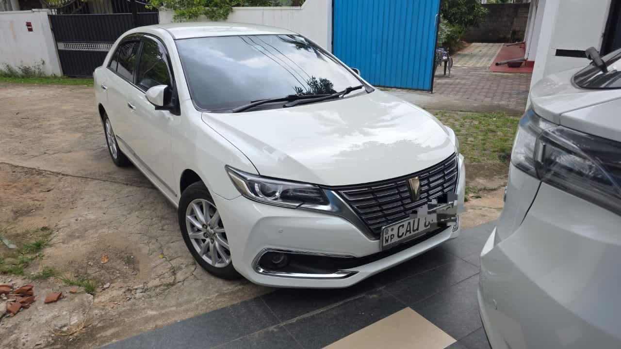 Toyota Premio 2016 1