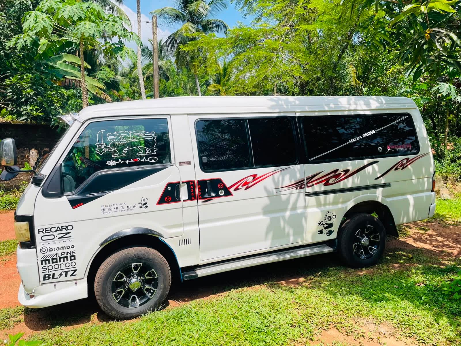 Mazda Bongo Van Rent A car Kadawatha – Rent Vehicle in Kadawatha, Gampaha – photo 5 of 5
