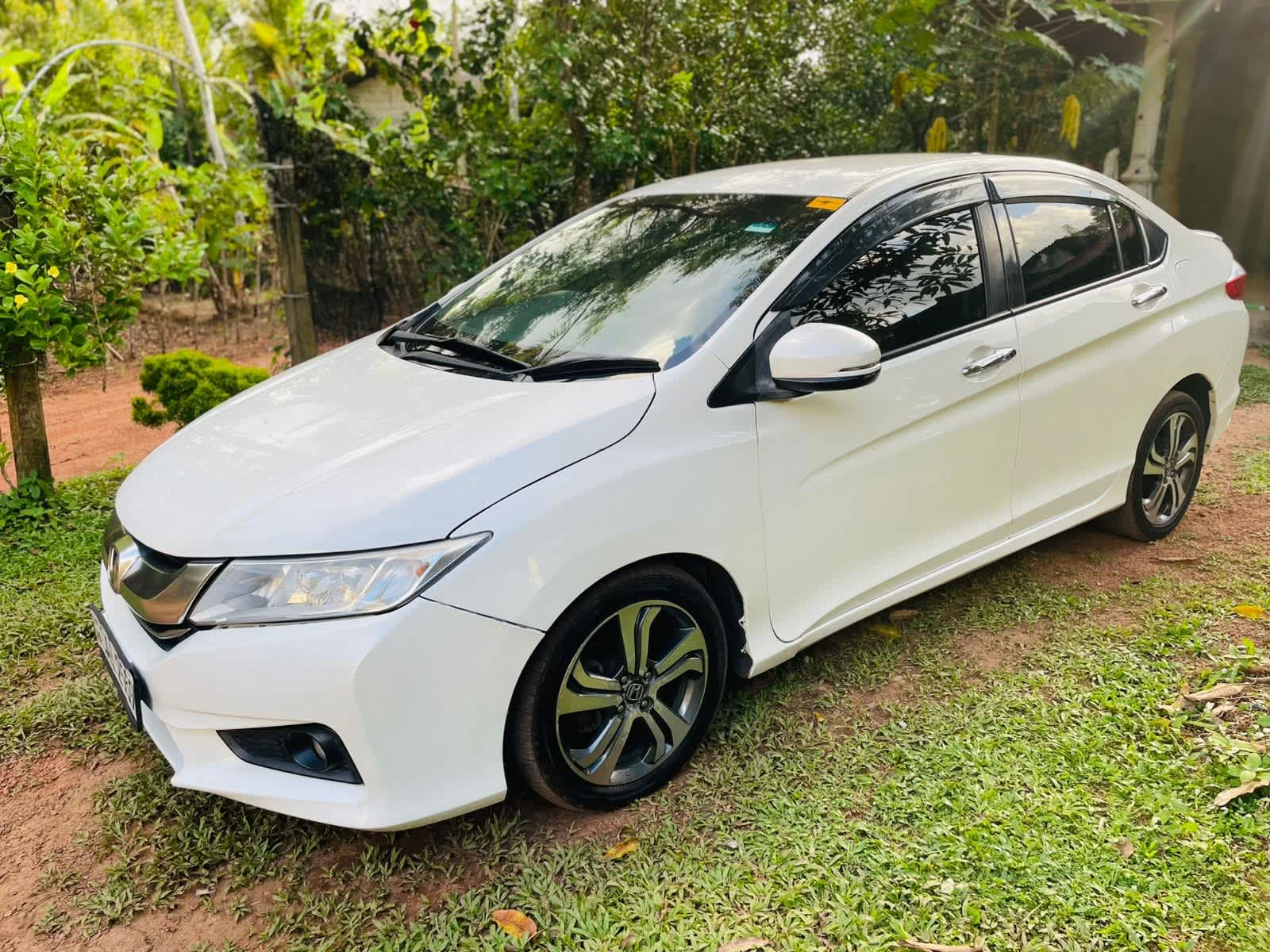 Honda Grace Car Rent A car Kadawatha – Rent Vehicle in Kadawatha, Gampaha – photo 4 of 5