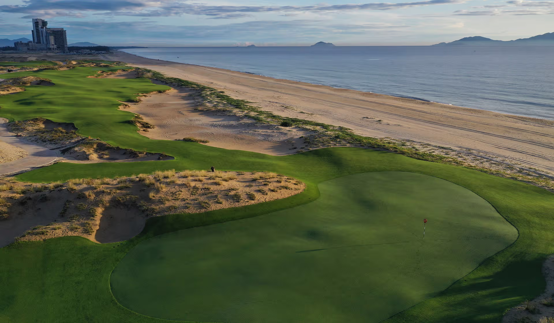 Fairway ven biển Hoiana Shores Golf Club tại Nam Hội An