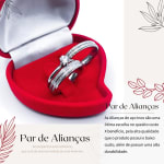 Anel de Namoro Par Aliança Compromisso Solitário e Caixa de Veludo Noivado Diamantada Aço Inox Prata
