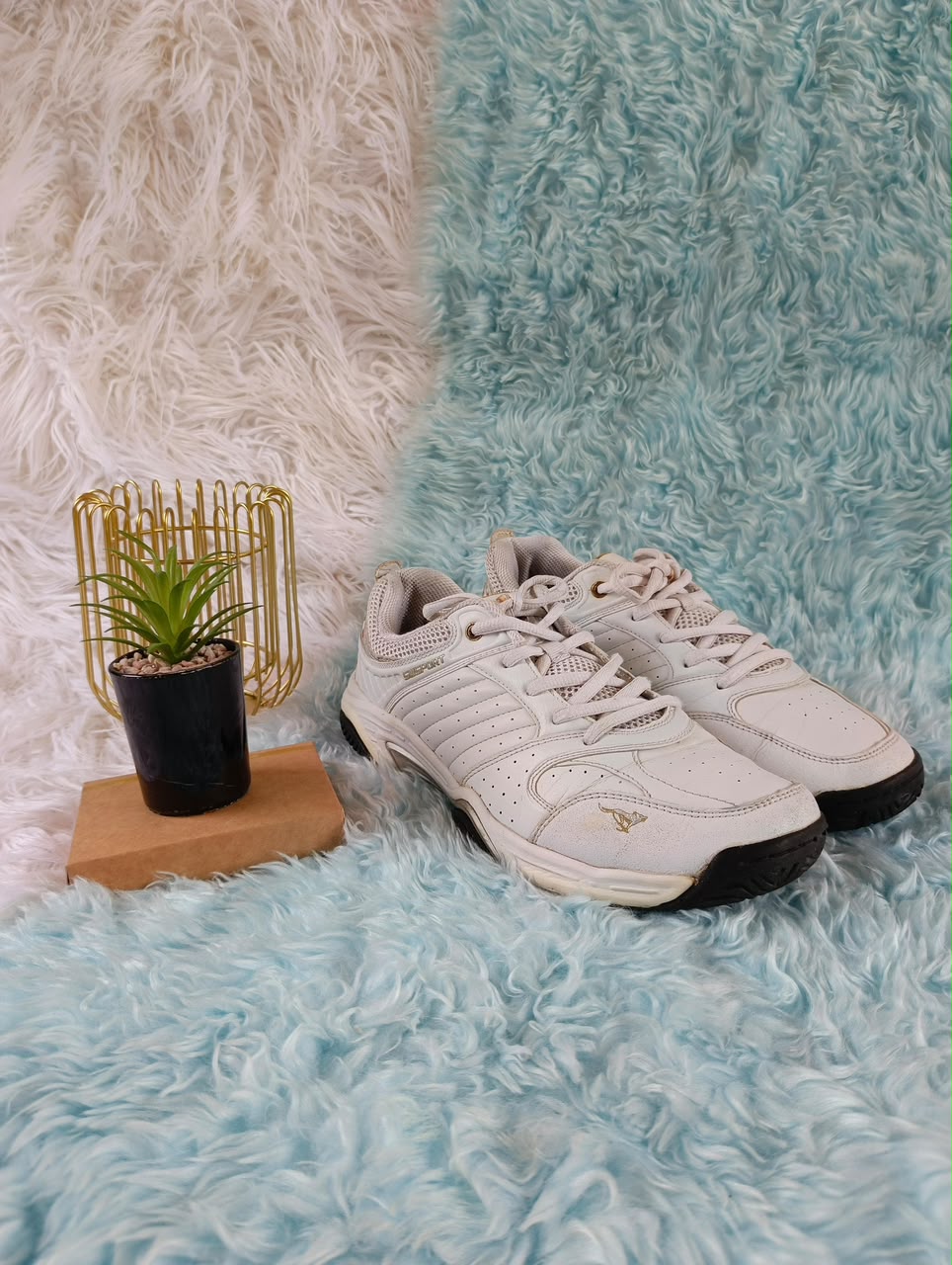 Product Name: Vintage White Court Legacy