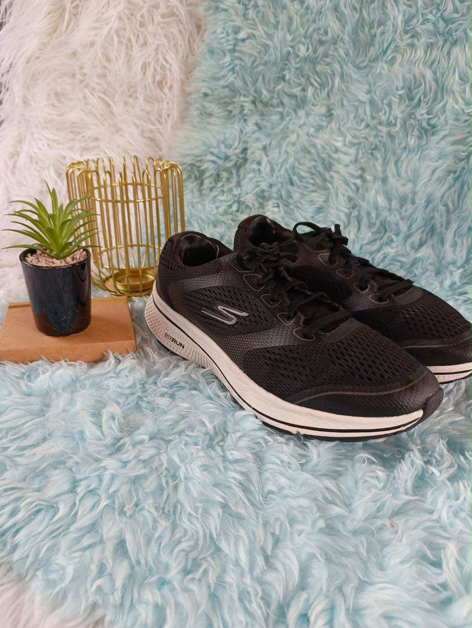Skechers GOrun Performance Black & White