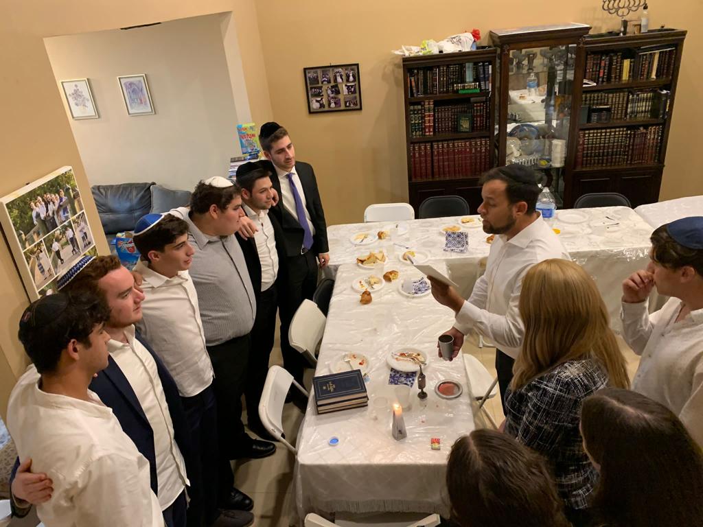 Fellows and Teens coming together for Havdallah at Regional Board Shabbaton