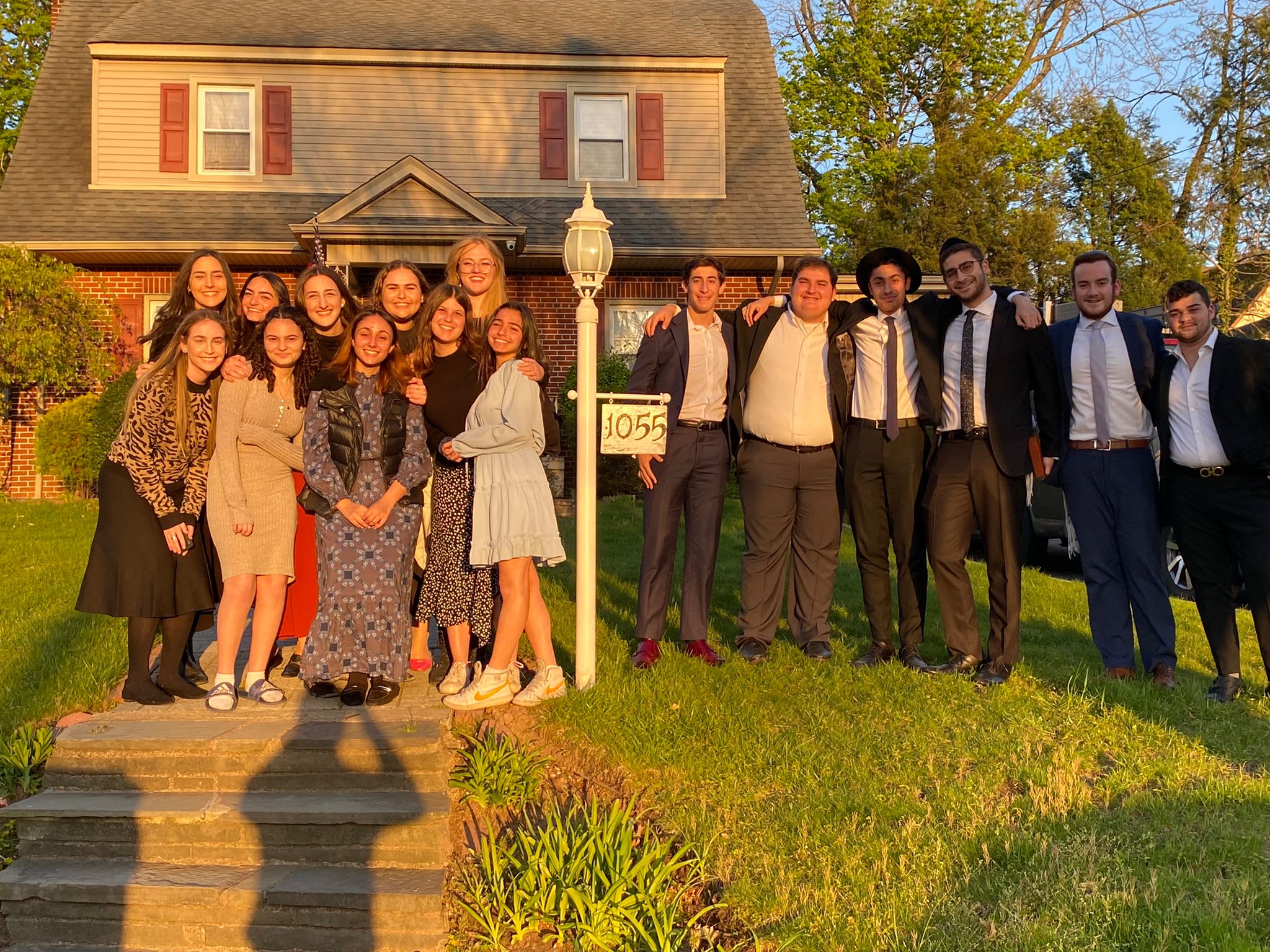 Southern NCSY Regional Board with Shevet Glaubach Fellows at Shabbaton