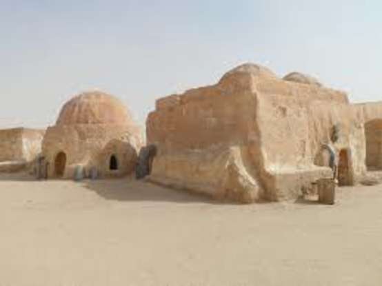 4. Who marries Shmi Skywalker after her son leaves Tatooine?