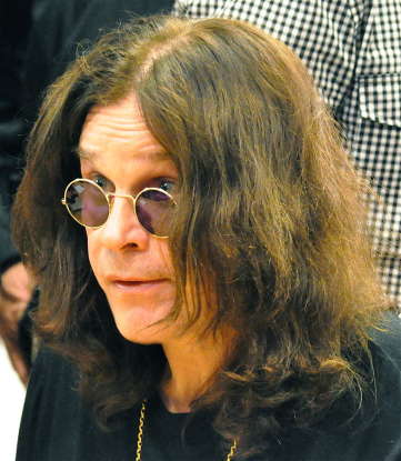 19. Which of the following celebrities are die-hard Blues fans?