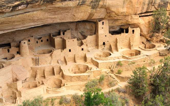 28. Which famous landmark is this?