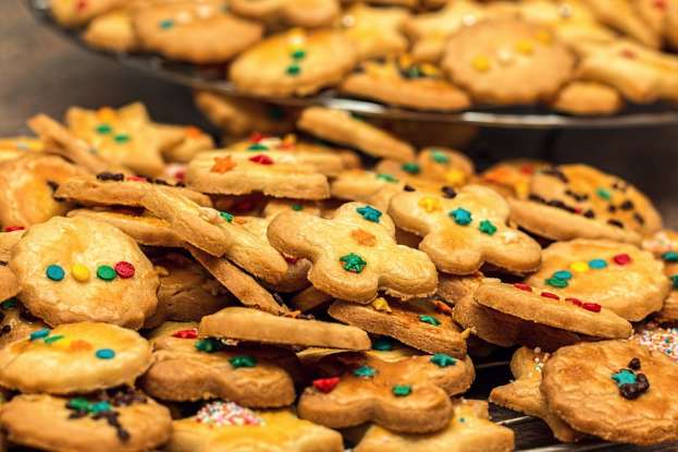 3. Lisa wants to give 4 cookies each to 7 friends. How many cookies does she need to make?