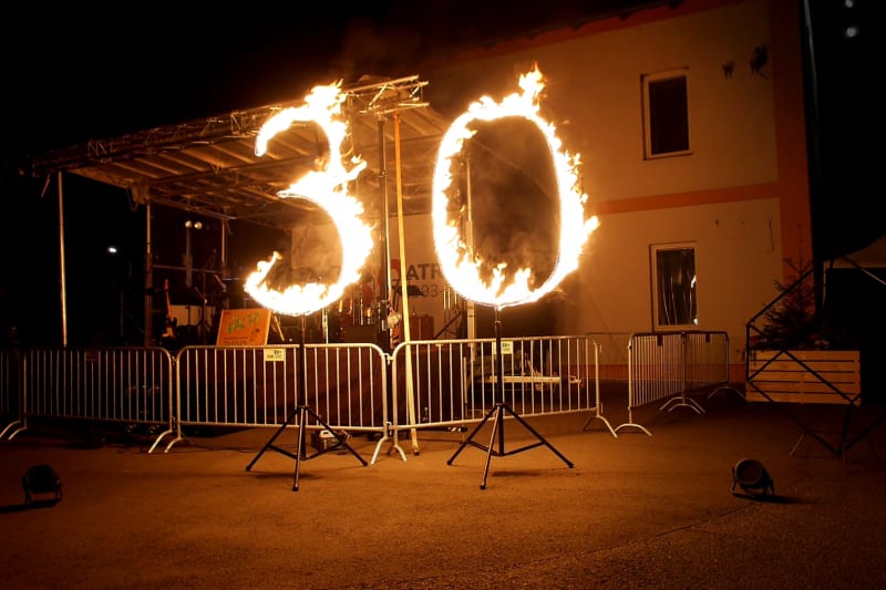 Hořící logo a nápis 11 – Firelovers