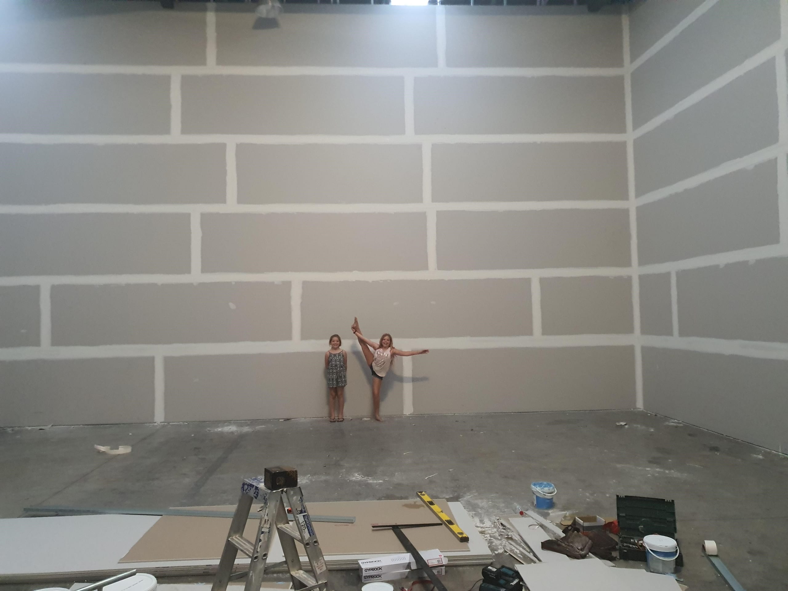 studio 1 yellow card dance