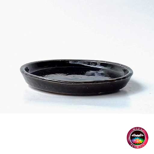 Plato de matera cerámica negra frontal 2 Neea Flora