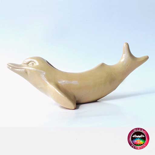 Matera cerámica animales delfin crema lateral Neea Flora