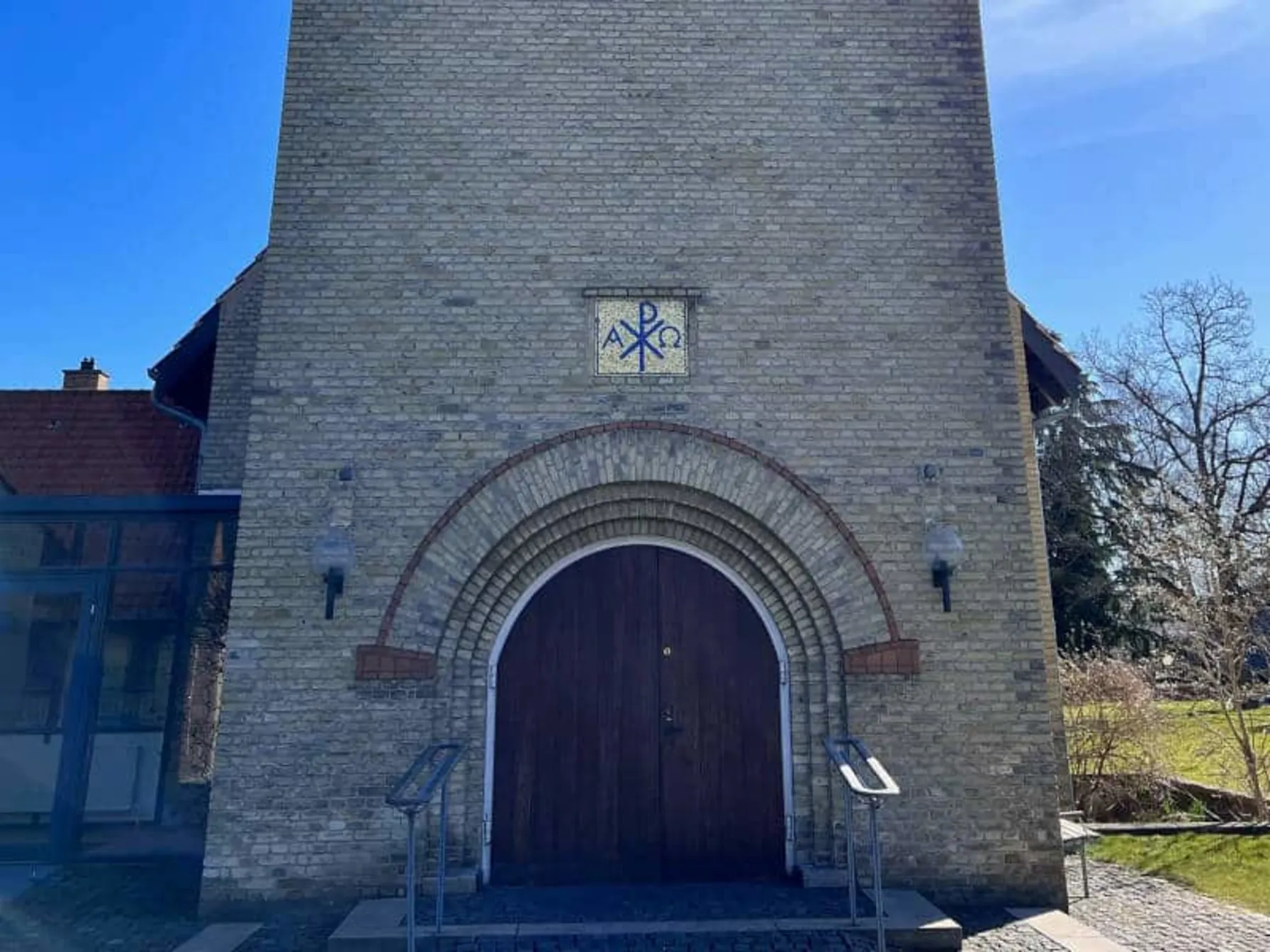 Fra død til begravelse - kirke