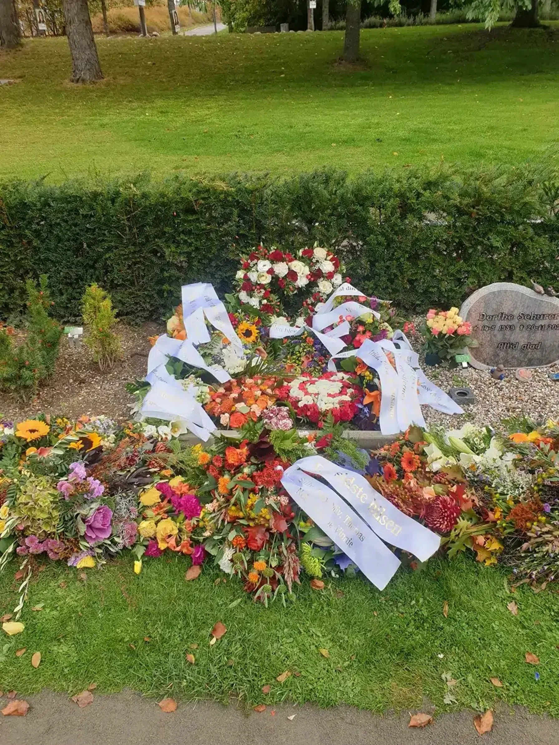 Blomster ved gravsted