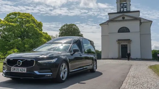 rustvogn_forfra_bag_kirke